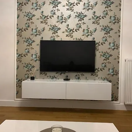 Center Apartment *